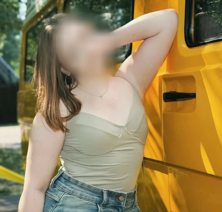 Ángela, 19 años